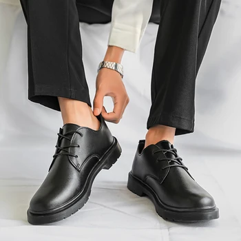 2023 Homens Casuais Sapatos de Alta Qualidade à prova d'água, Anti-derrapante Britânico Escritório de Couro Sapatos de Trabalho de Negócios da Primavera de sapatos de Vestido Preto Branco